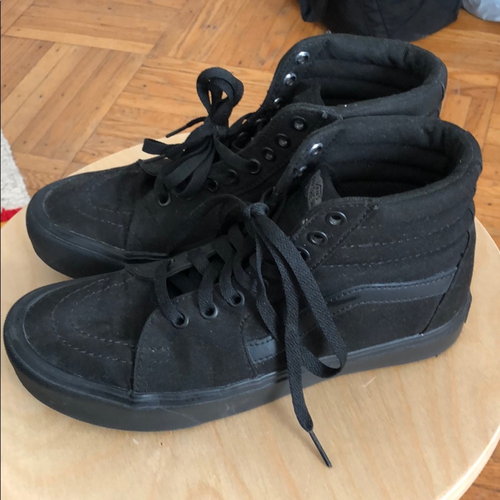 Vans hi tops size 6.5(men) 8(women)